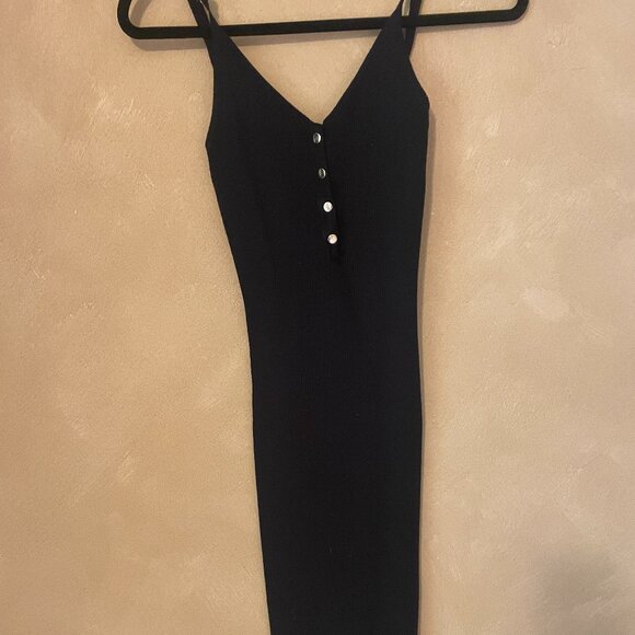 Black Form-fitting Dress - Picture 1 of 2